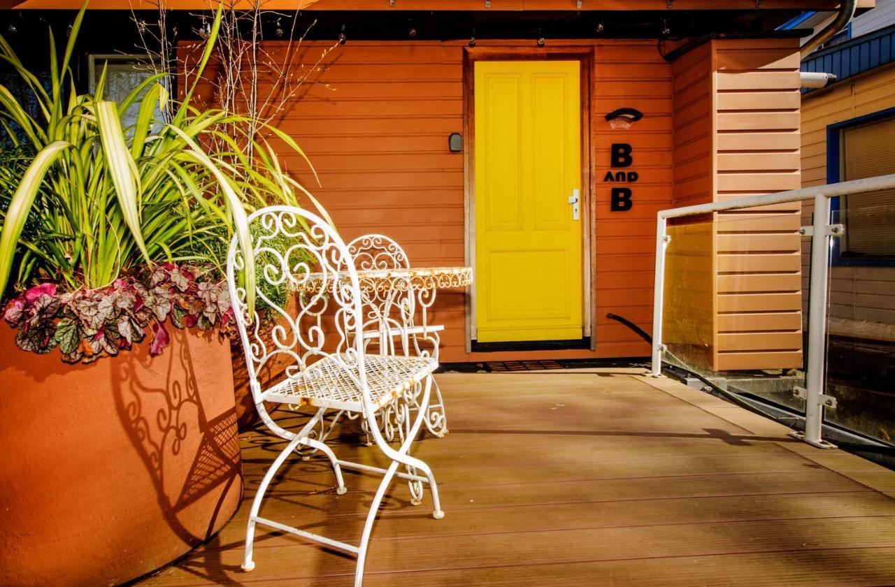 Houseboat Studio With Canalview And Free Bikes Ámsterdam Exterior foto