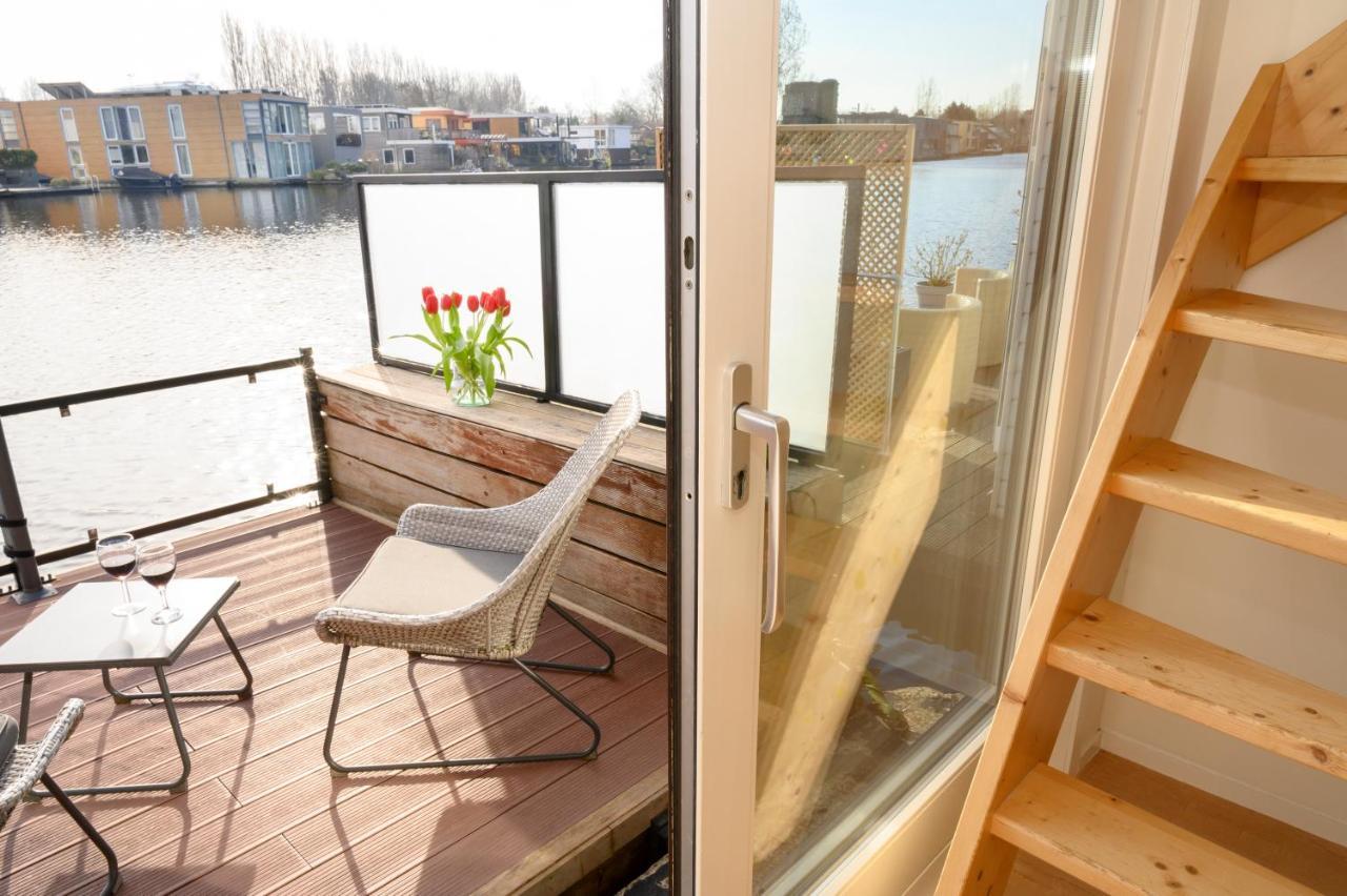 Houseboat Studio With Canalview And Free Bikes Ámsterdam Exterior foto