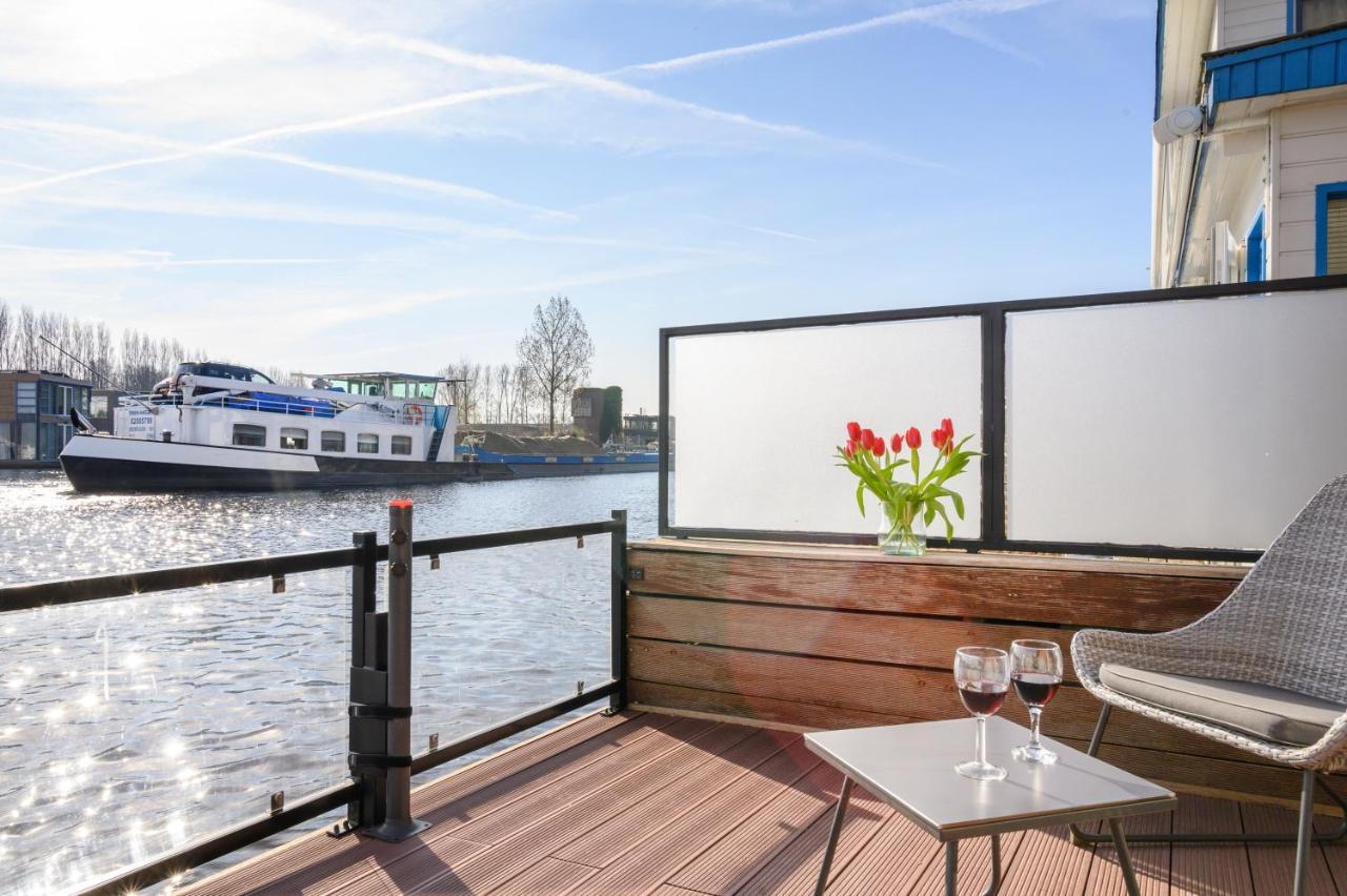 Houseboat Studio With Canalview And Free Bikes Ámsterdam Exterior foto